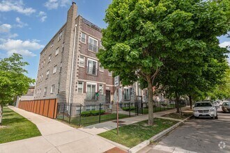 Building Photo - Bronzeville Beauty