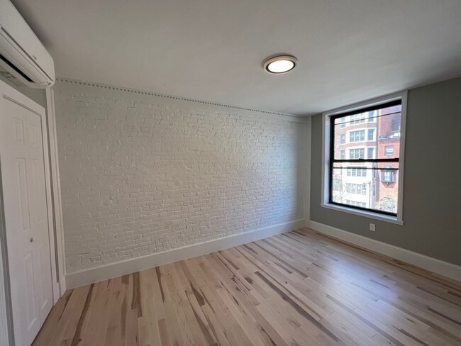 Building Photo - 495-497-497 Beacon St