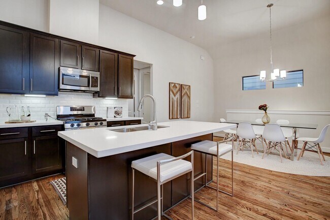 Building Photo - 2926 Alice St