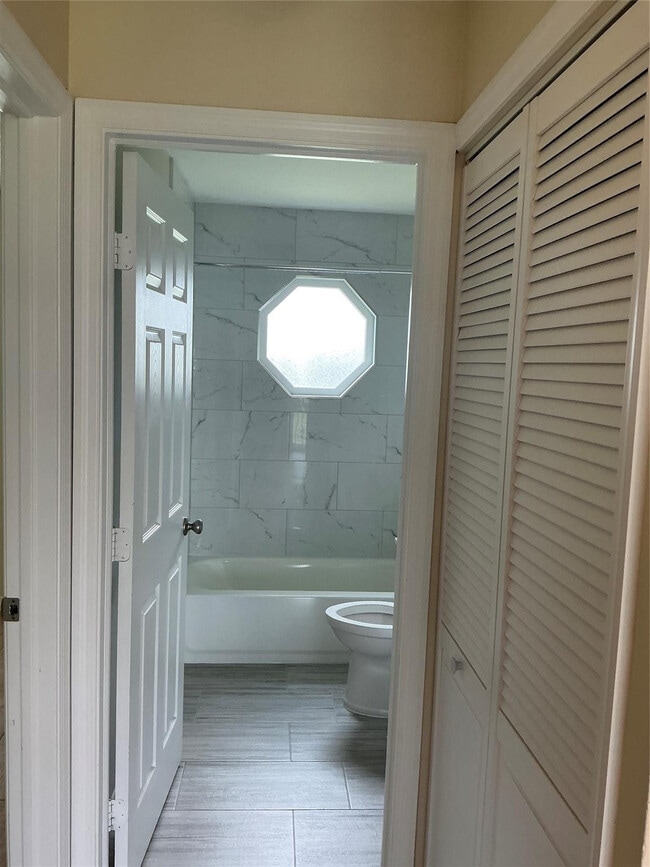 Building Photo - 1487 SW Leisure Ln