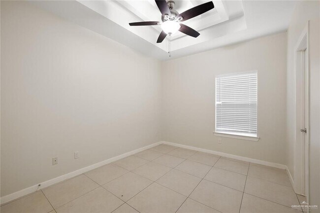 Building Photo - 11 Javalina Ave