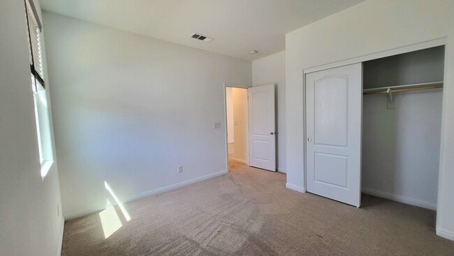 Building Photo - TESORA PAHRUMP - E. Summit Avenue