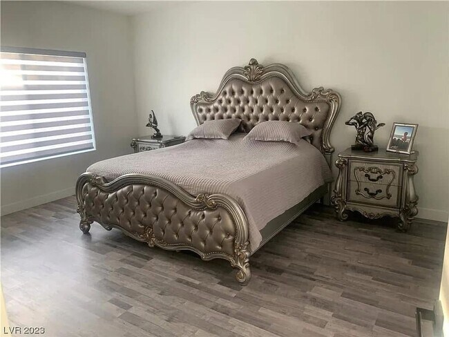 Building Photo - Fully Furnished 4BR + RV Garage