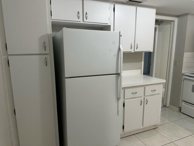 Building Photo - 3212 Strawflower Way