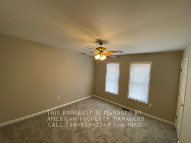 Building Photo - 501 Martin Cir