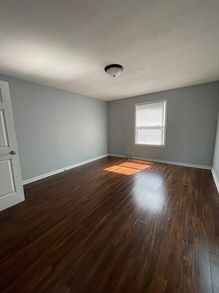 Main floor bedroom (Bed 1) - 282 N Franklin St