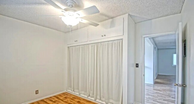 Building Photo - 1500 Manhattan Ave