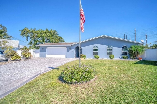 Building Photo - 4406 SW 37th Ave