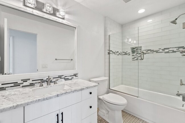 Building Photo - Live in Luxury: Spacious Sanctuary - Oceanfront Condo View Home with Mesmerizing Pacific Views