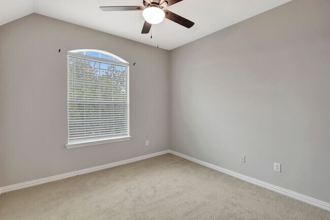Building Photo - Stonebridge Ranch Beauty