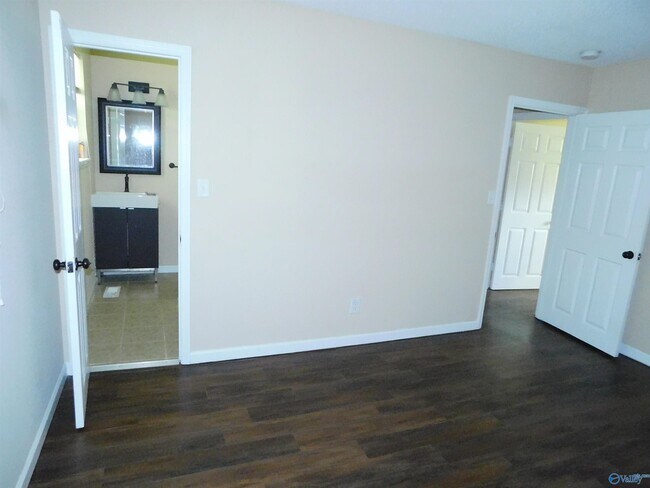 Building Photo - 314 Harolds Dr NW