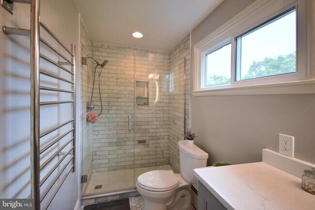 Building Photo - 914 Rappaix Ct