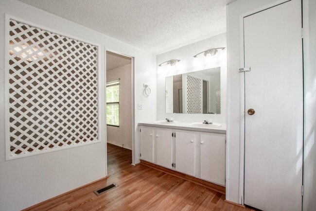 Building Photo - 7967 Caswell Rd