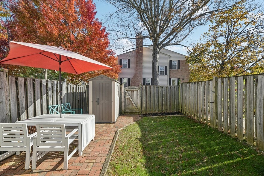 Building Photo - 9934 Longford Ct