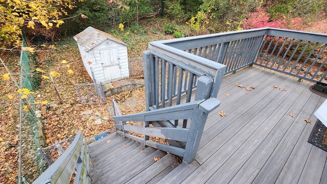 Building Photo - 722 Highland Ave