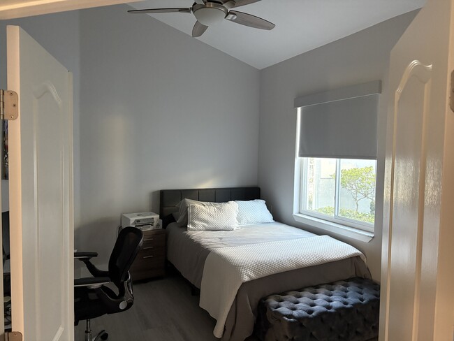 Building Photo - 1050 Lytham Ct