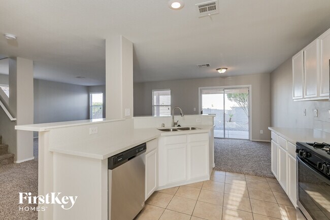 Building Photo - 5576 Summer Joy St