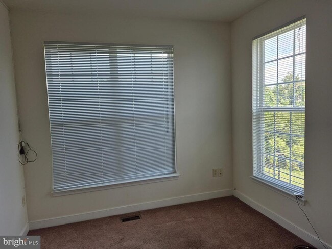 Building Photo - 11701 Fair Oaks Way