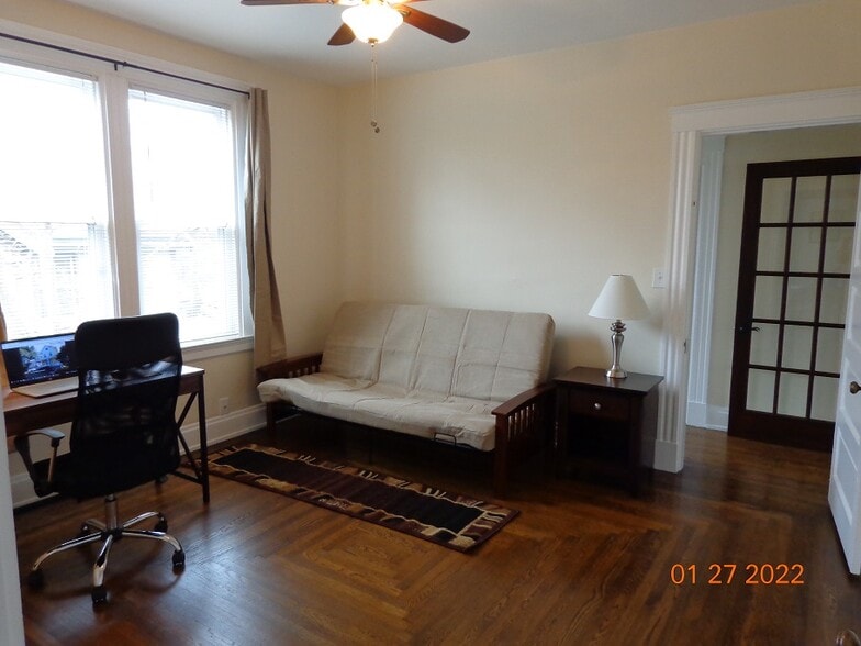 Office with full-bed futon - 3003 Junietta Ave