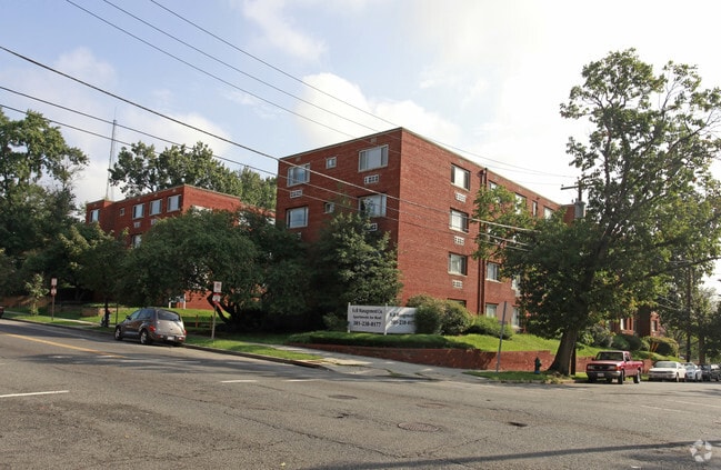 Building Photo - The Horizon Apartments