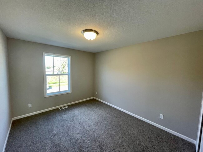 Building Photo - 9955 Bluebird St NW