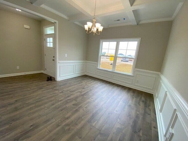 Building Photo - SPACIOUS 4 Bedroom | 2.5 Bathroom in Stone...