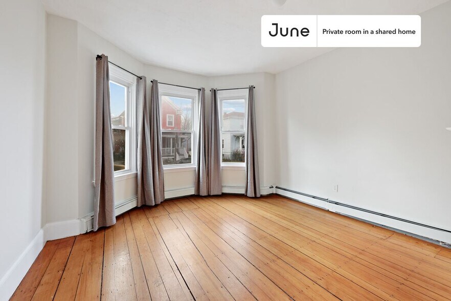 Building Photo - Room in Shared 4 bed/1 bath home in Roxbury