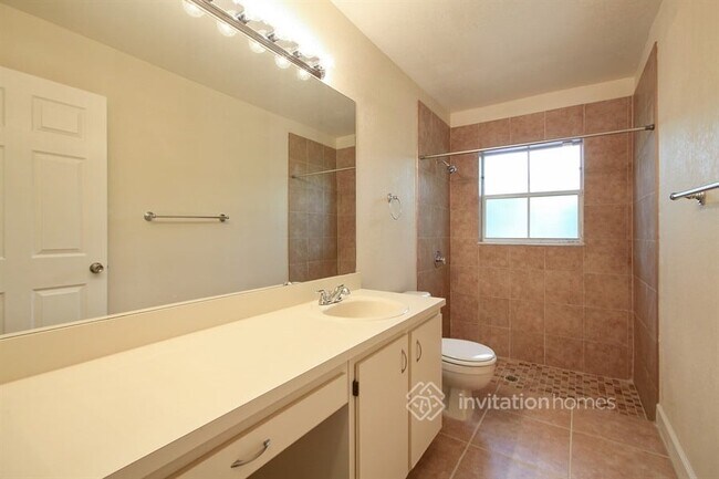 Building Photo - 254 NW 207th Terrace