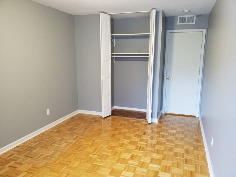 Building Photo - 450 Ford Rd