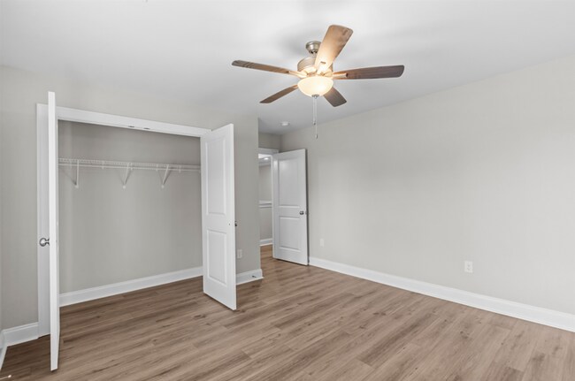 Building Photo - 206 Clifton Dr