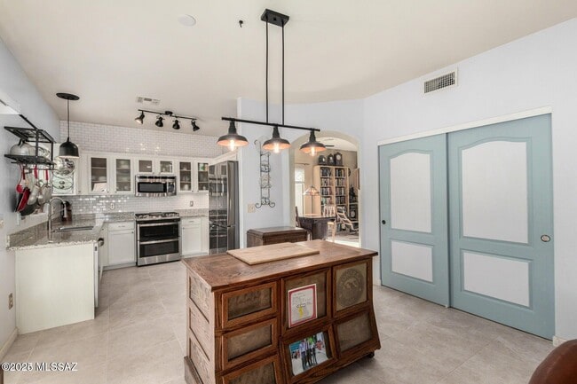 Building Photo - 39027 Furlong Ct
