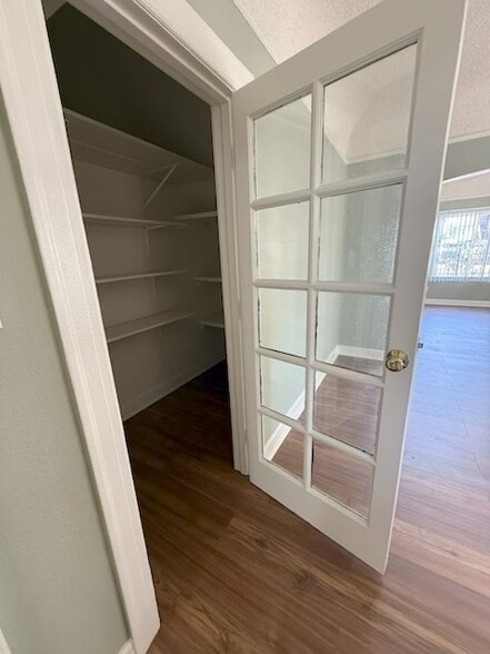 Building Photo - 2949 Raymond Ave