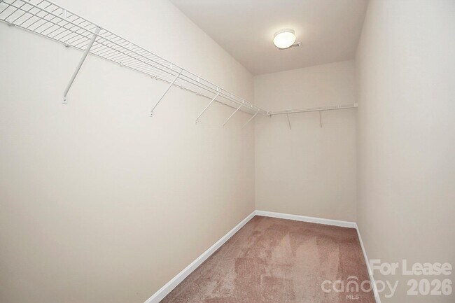 Building Photo - 5040 Mockernut Ln