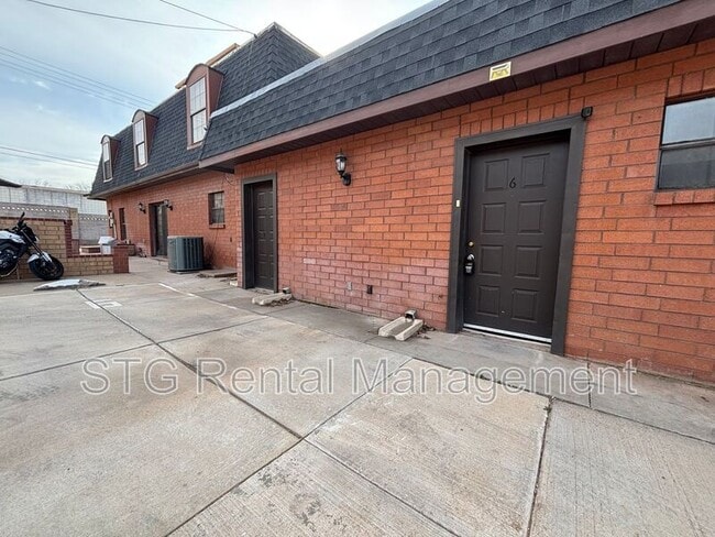 Building Photo - 145 E 500 S