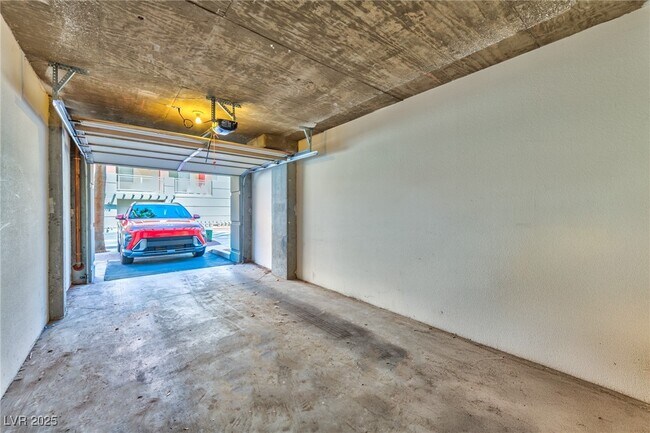 Building Photo - 91 E Agate Ave