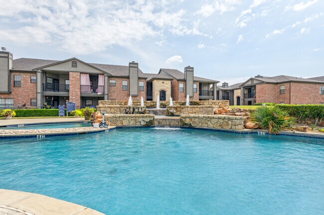 Building Photo - The Club at Riverchase