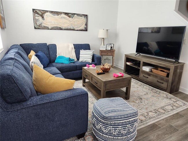 Building Photo - 3049 Ella Wy