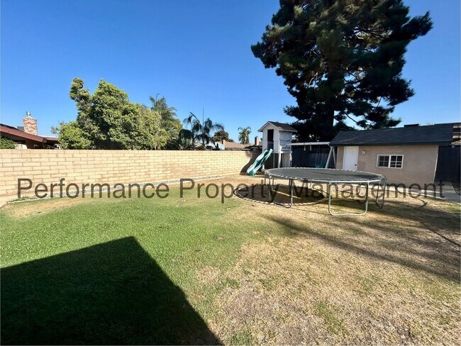 Building Photo - Stunning 3 Bed/2 Bath NW Bakersfield Home w/ Pool, RBP & $0 Deposit Option