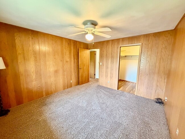 Building Photo - 301 N Minier Ave