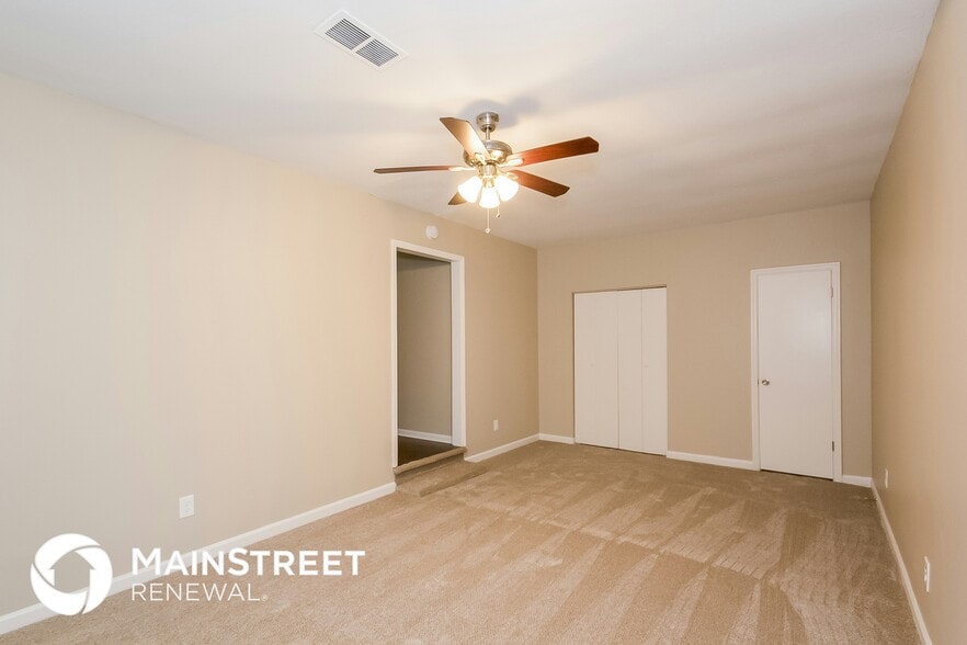 Building Photo - 4545 Sahara Dr SW