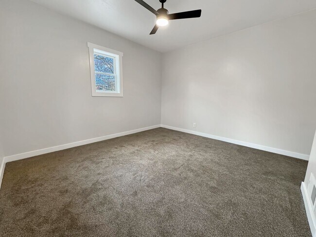 Building Photo - Updated Boise North End Home with Private Balcony, Garage & Easy Access to Trails and Dining