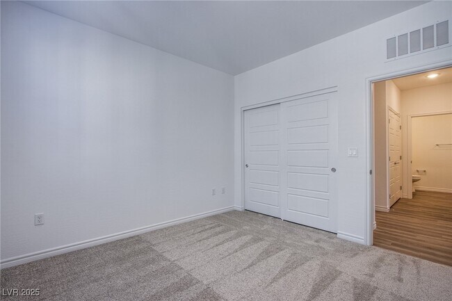 Building Photo - 2555 Hampton Rd