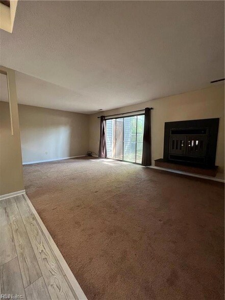 Building Photo - 4396 Silverleaf Dr