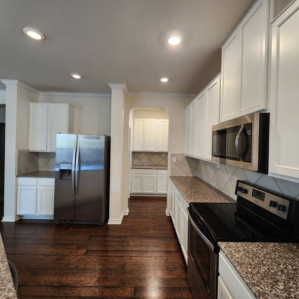 Building Photo - 330 Anchor