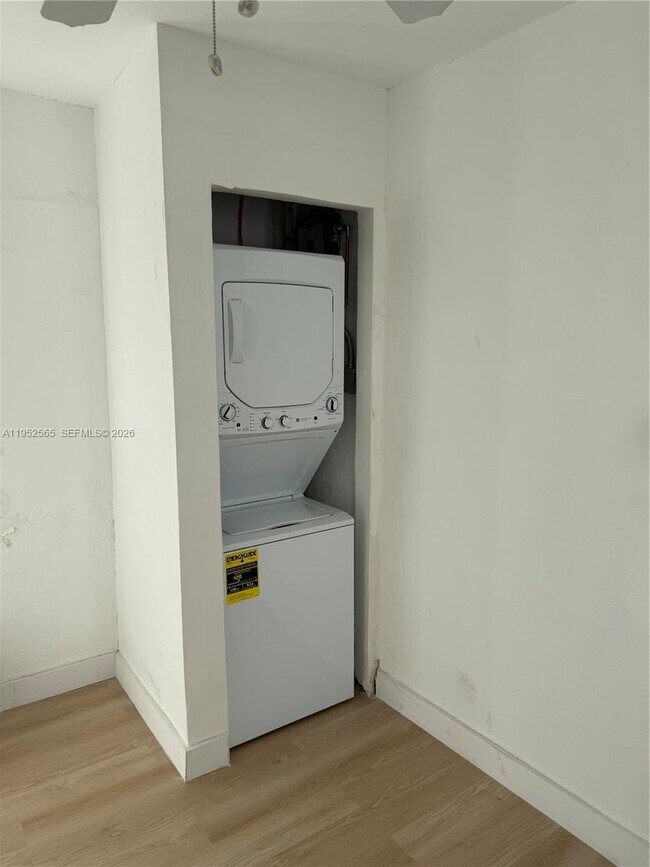 Building Photo - 1263 NW 29th St