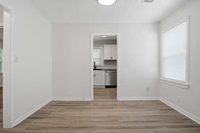Building Photo - 1237 Staton Dr