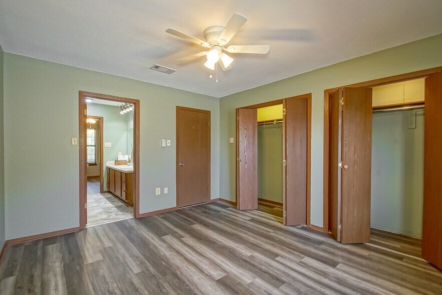 Building Photo - 16382 Hooper Rd