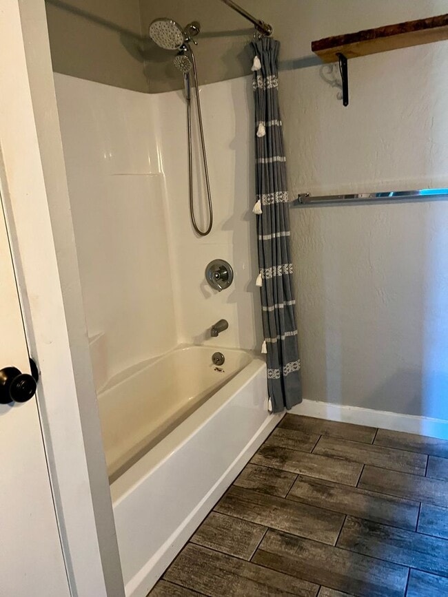 Building Photo - 3 Bedroom Plus Office, 2.5 Bath Located in...