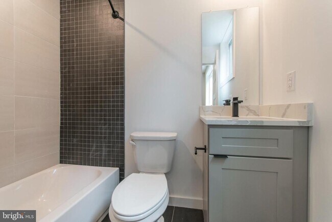 Building Photo - 437 N 35th St