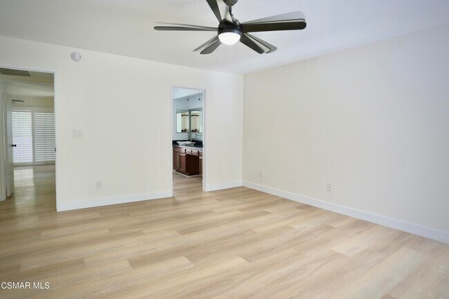 Building Photo - 11738 Moorpark St
